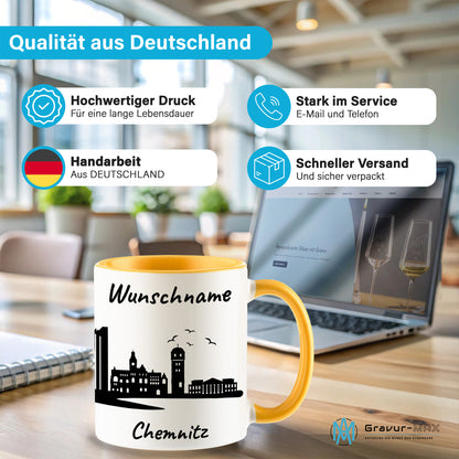 Tasse in Goldgelb 330ml bedruckt mit der Skyline von Chemnitz personalisierbar mit Wunschname