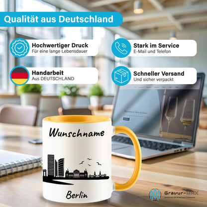 Tasse in Goldgelb 330ml bedruckt mit der Skyline von Berlin personalisierbar mit Wunschname