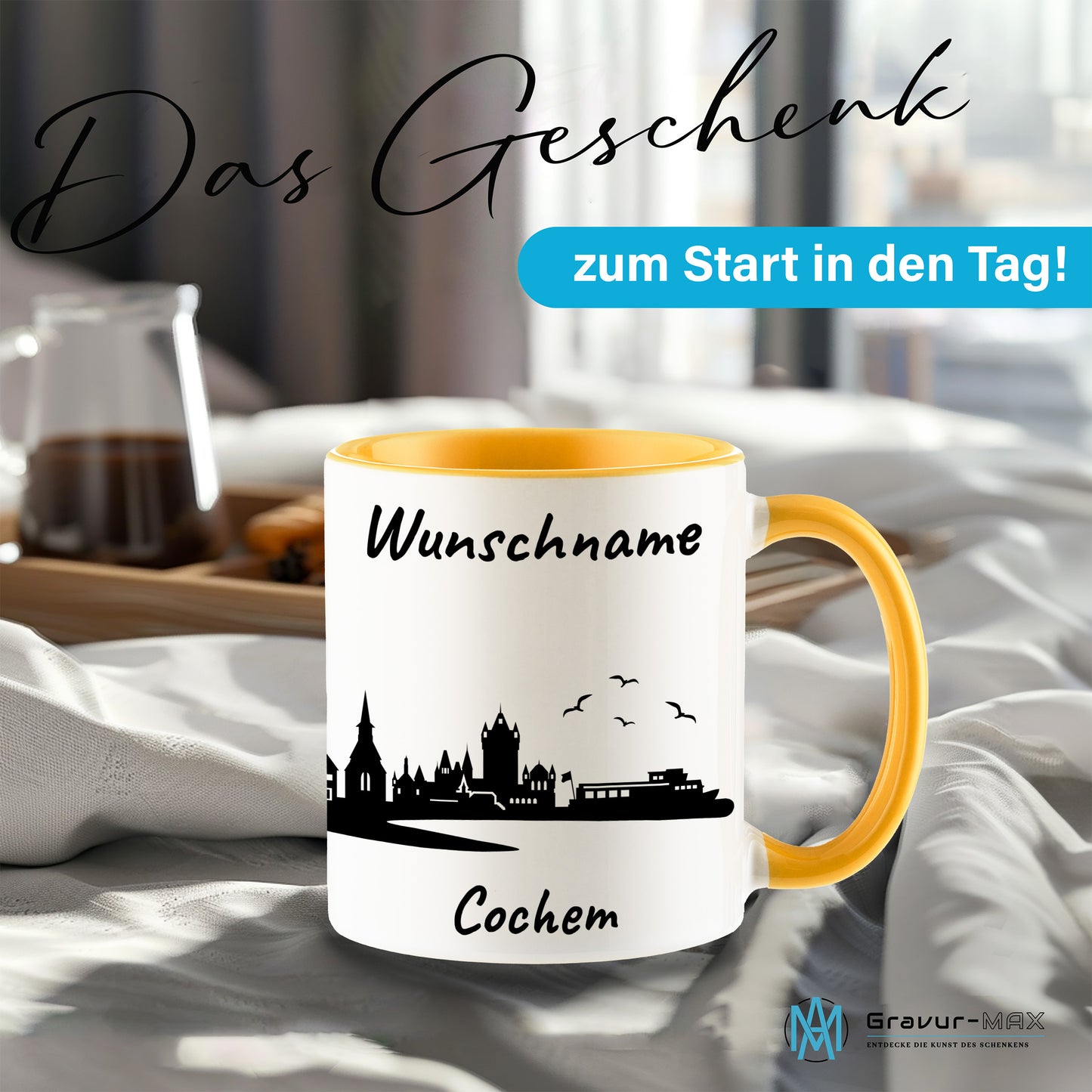 Tasse in Goldgelb 330ml bedruckt mit der Skyline von Cochem personalisierbar mit Wunschname