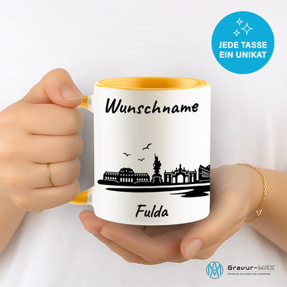 Tasse in Goldgelb 330ml bedruckt mit der Skyline von Fulda personalisierbar mit Wunschname