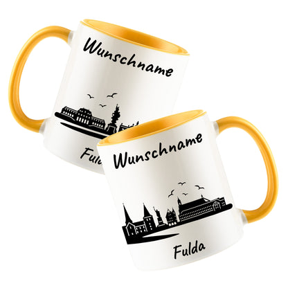 Tasse in Goldgelb 330ml bedruckt mit der Skyline von Fulda personalisierbar mit Wunschname