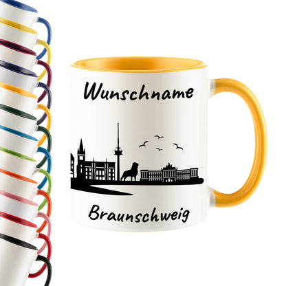 Tasse in Goldgelb 330ml bedruckt mit der Skyline von Braunschweig personalisierbar mit Wunschname