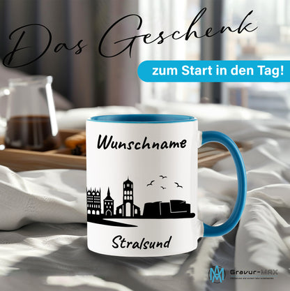 Tasse in Hellblau 330ml bedruckt mit der Skyline von Stralsund personalisierbar mit Wunschname