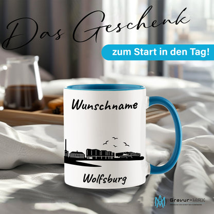 Tasse in Hellblau 330ml bedruckt mit der Skyline von Wolfsburg personalisierbar mit Wunschname