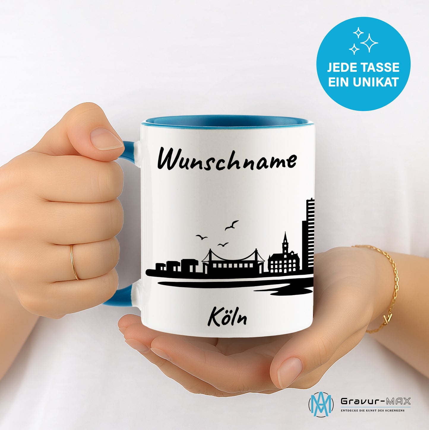 Tasse in Hellblau 330ml bedruckt mit der Skyline von Köln personalisierbar mit Wunschname