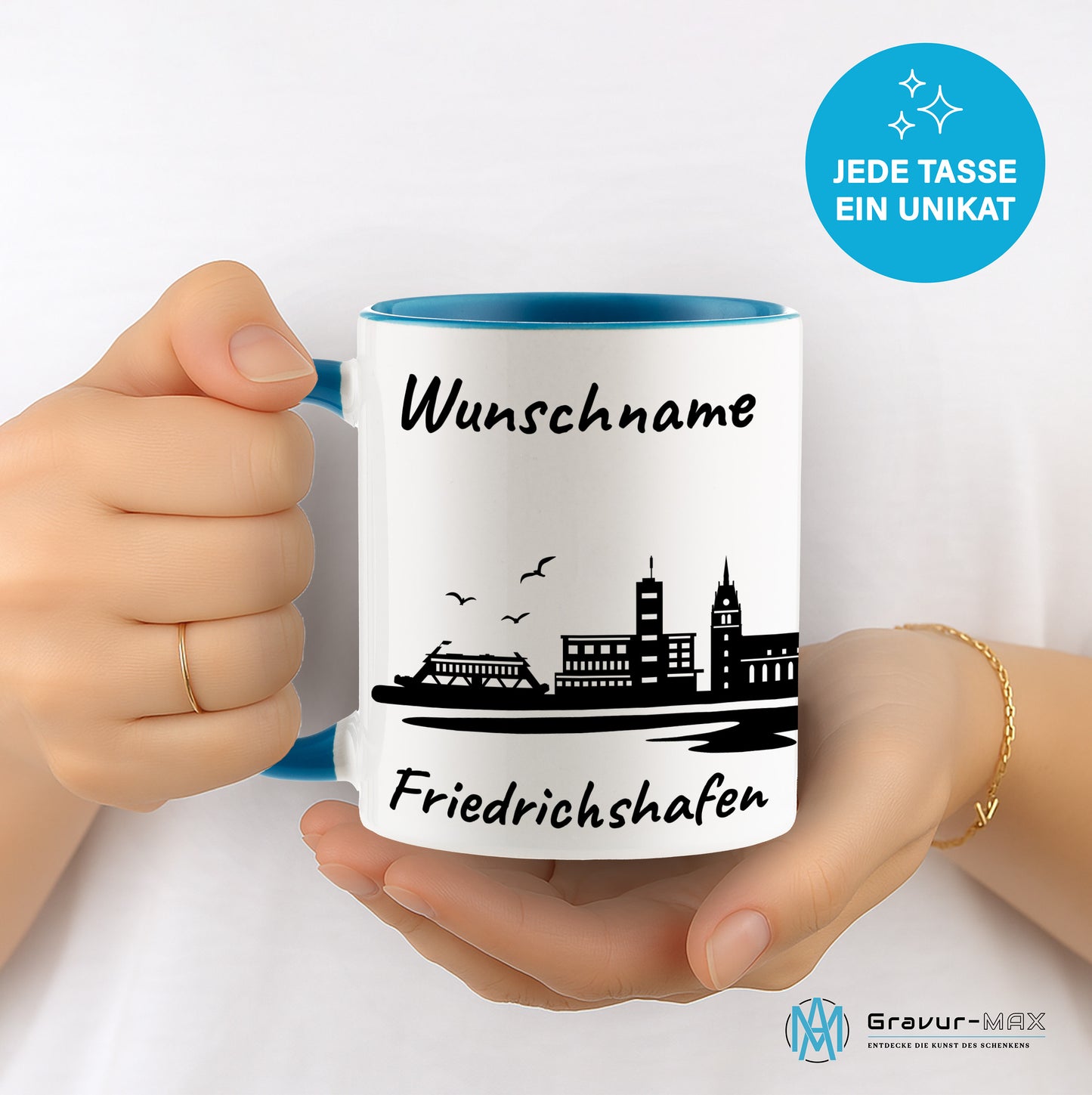 Tasse in Hellblau 330ml bedruckt mit der Skyline von Friedrichshafen personalisierbar mit Wunschname