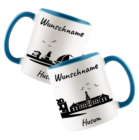 Tasse in Hellblau 330ml bedruckt mit der Skyline von Husum personalisierbar mit Wunschname