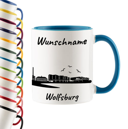Tasse in Hellblau 330ml bedruckt mit der Skyline von Wolfsburg personalisierbar mit Wunschname