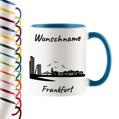 Tasse in Hellblau 330ml bedruckt mit der Skyline von Frankfurt personalisierbar mit Wunschname