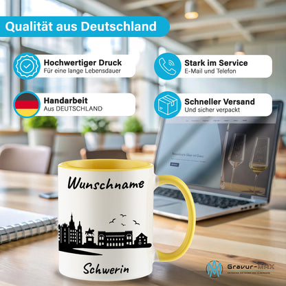 Tasse in Hellgelb 330ml bedruckt mit der Skyline von Schwerin personalisierbar mit Wunschname