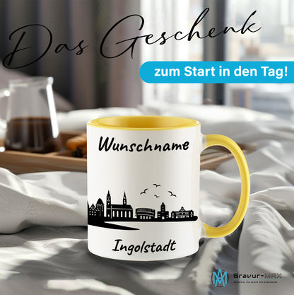 Tasse in Hellgelb 330ml bedruckt mit der Skyline von Ingolstadt personalisierbar mit Wunschname
