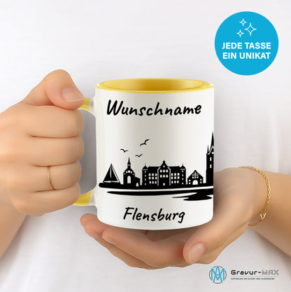 Tasse in Hellgelb 330ml bedruckt mit der Skyline von Flensburg personalisierbar mit Wunschname