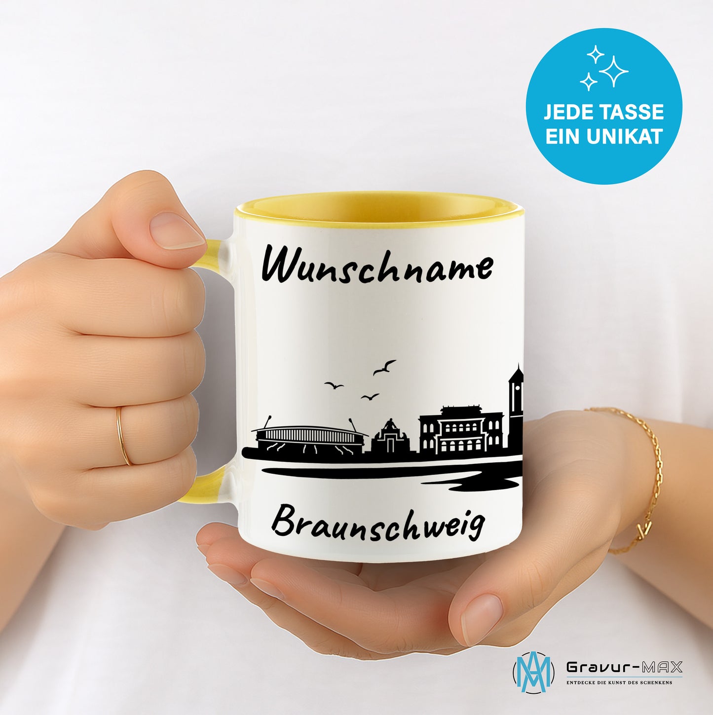 Tasse in Hellgelb 330ml bedruckt mit der Skyline von Braunschweig personalisierbar mit Wunschname