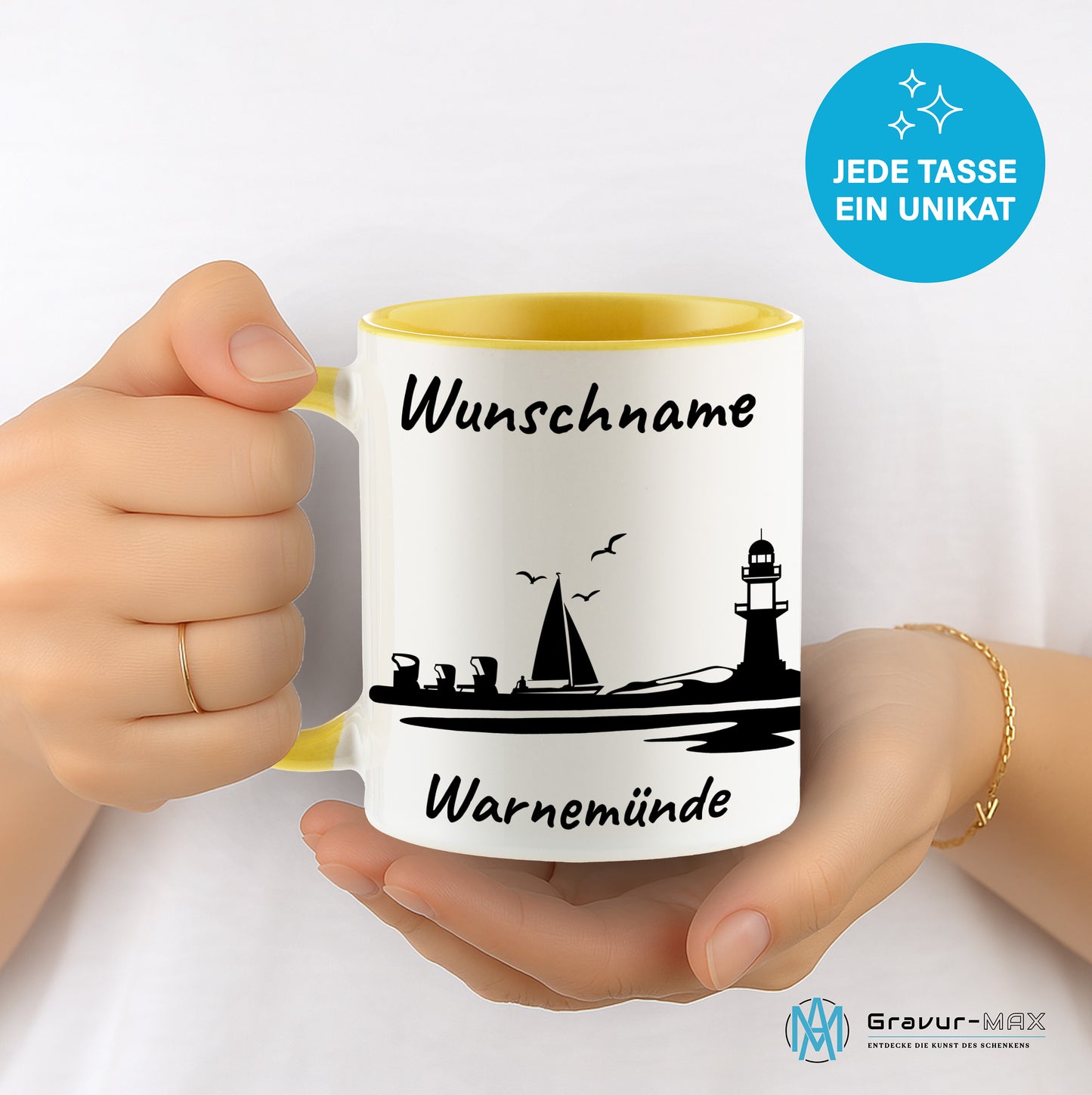 Tasse in Hellgelb 330ml bedruckt mit der Skyline von Warnemünde personalisierbar mit Wunschname