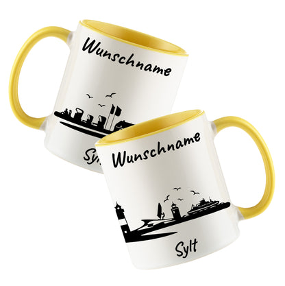 Tasse in Hellgelb 330ml bedruckt mit der Skyline von Sylt personalisierbar mit Wunschname