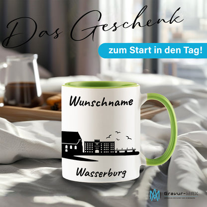 Tasse in Hellgrün 330ml bedruckt mit der Skyline von Wasserburg personalisierbar mit Wunschname