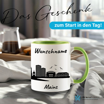 Tasse in Hellgrün 330ml bedruckt mit der Skyline von Mainz personalisierbar mit Wunschname