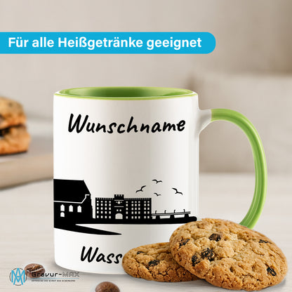 Tasse in Hellgrün 330ml bedruckt mit der Skyline von Wasserburg personalisierbar mit Wunschname