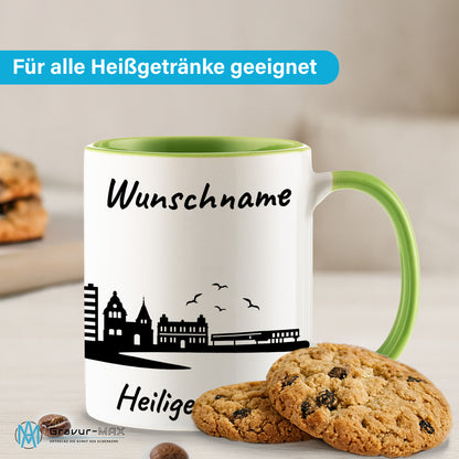 Tasse in Hellgrün 330ml bedruckt mit der Skyline von Heiligenhafen personalisierbar mit Wunschname