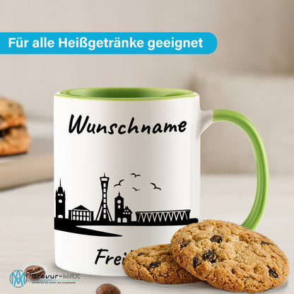 Tasse in Hellgrün 330ml bedruckt mit der Skyline von Freiburg personalisierbar mit Wunschname
