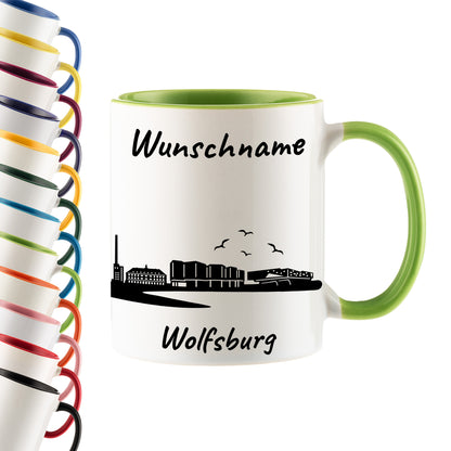 Tasse in Hellgrün 330ml bedruckt mit der Skyline von Wolfsburg personalisierbar mit Wunschname