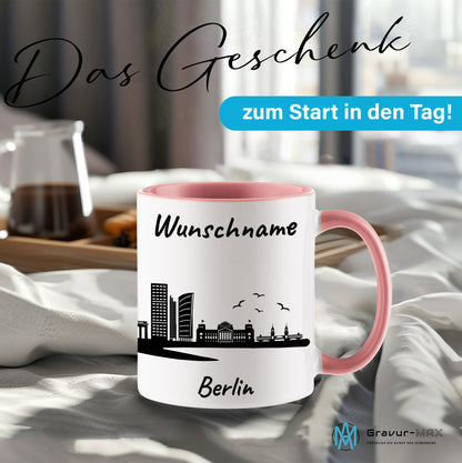 Tasse in Rosa 330ml bedruckt mit der Skyline von Berlin personalisierbar mit Wunschname