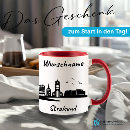 Tasse in Rot 330ml bedruckt mit der Skyline von Stralsund personalisierbar mit Wunschname
