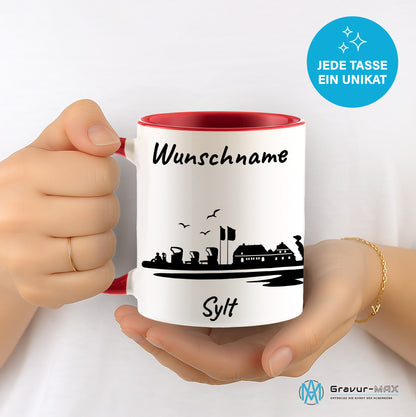 Tasse in Rot 330ml bedruckt mit der Skyline von Sylt personalisierbar mit Wunschname