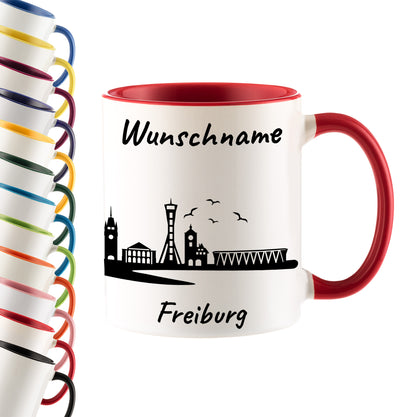 Tasse in Rot 330ml bedruckt mit der Skyline von Freiburg personalisierbar mit Wunschname