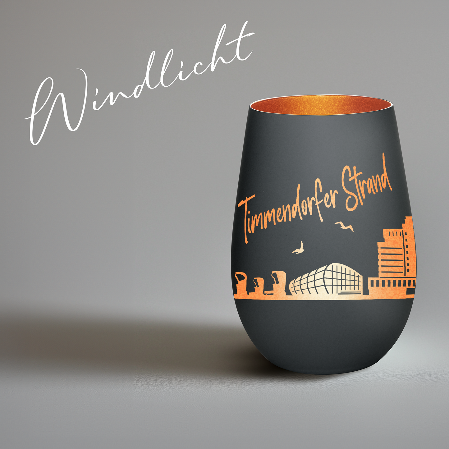 Hochwertiges Glas Windlicht mit Gravur "SKYLINE TIMMENDORFER STRAND" in der Farbe Schwarz/Bronze