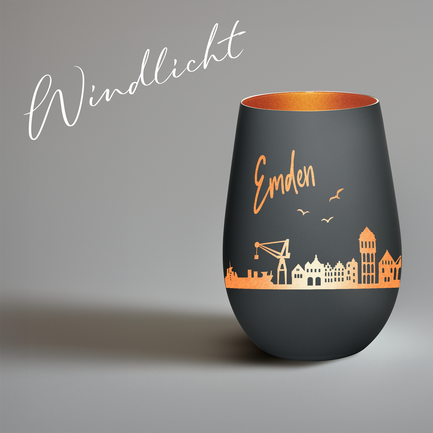 Hochwertiges Glas Windlicht mit Gravur "SKYLINE EMDEN" in der Farbe Schwarz/Bronze