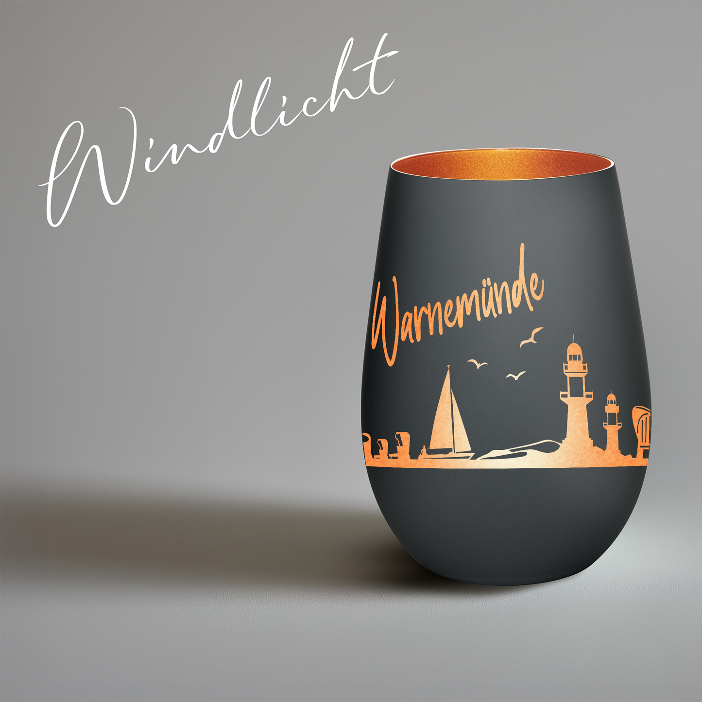 Hochwertiges Glas Windlicht mit Gravur "SKYLINE WARNEMÜNDE" in der Farbe Schwarz/Bronze