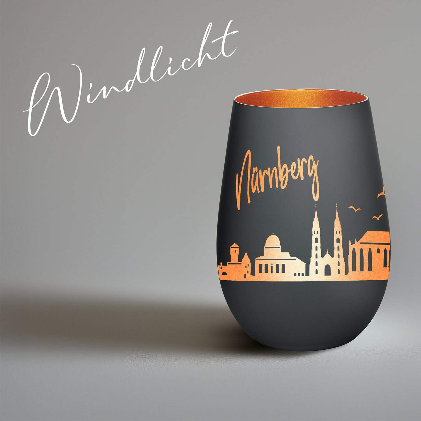 Hochwertiges Glas Windlicht mit Gravur "SKYLINE NÜRNBERG" in der Farbe Schwarz/Bronze