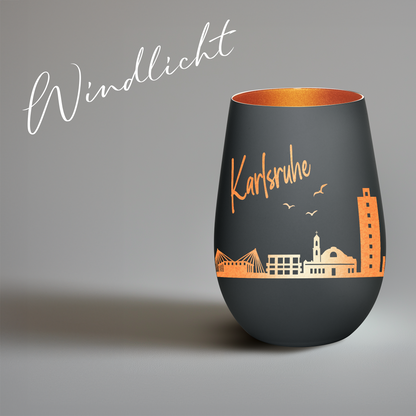 Hochwertiges Glas Windlicht mit Gravur "SKYLINE KARLSRUHE" in der Farbe Schwarz/Bronze