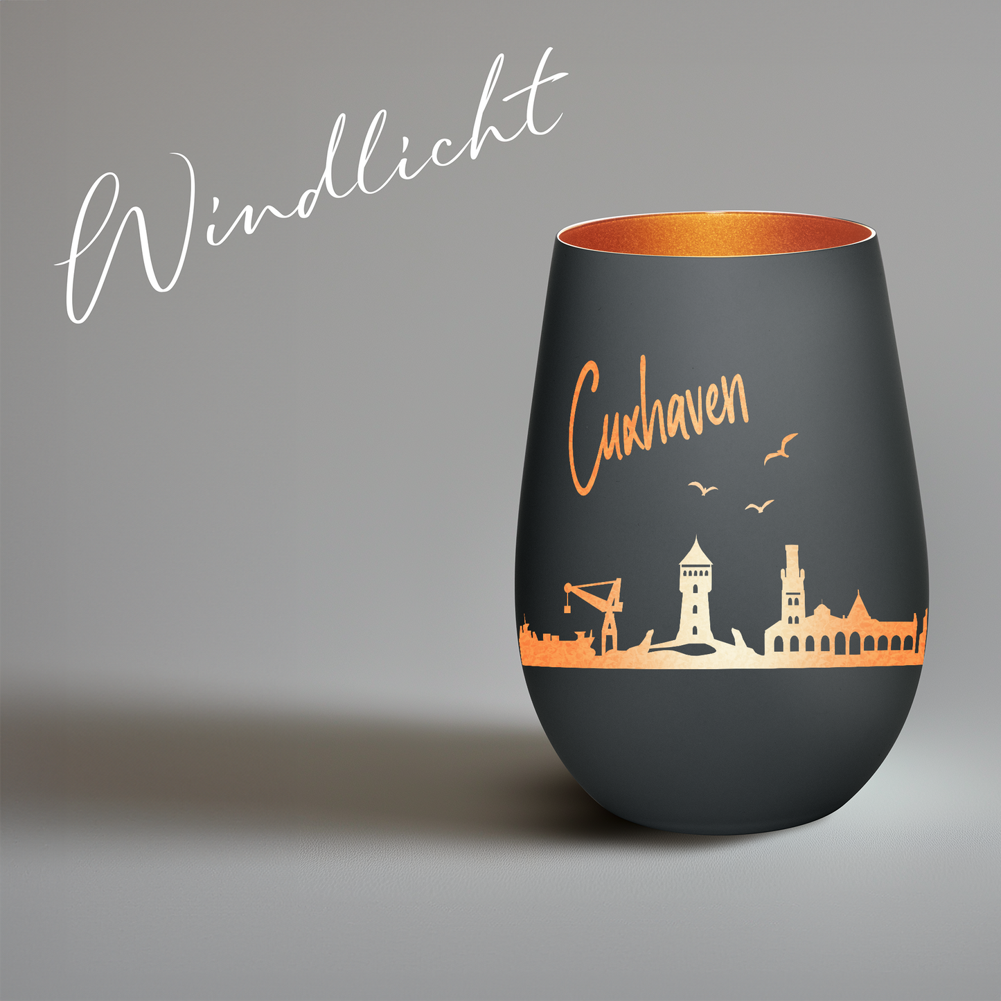 Hochwertiges Glas Windlicht mit Gravur "SKYLINE CUXHAVEN" in der Farbe Schwarz/Bronze