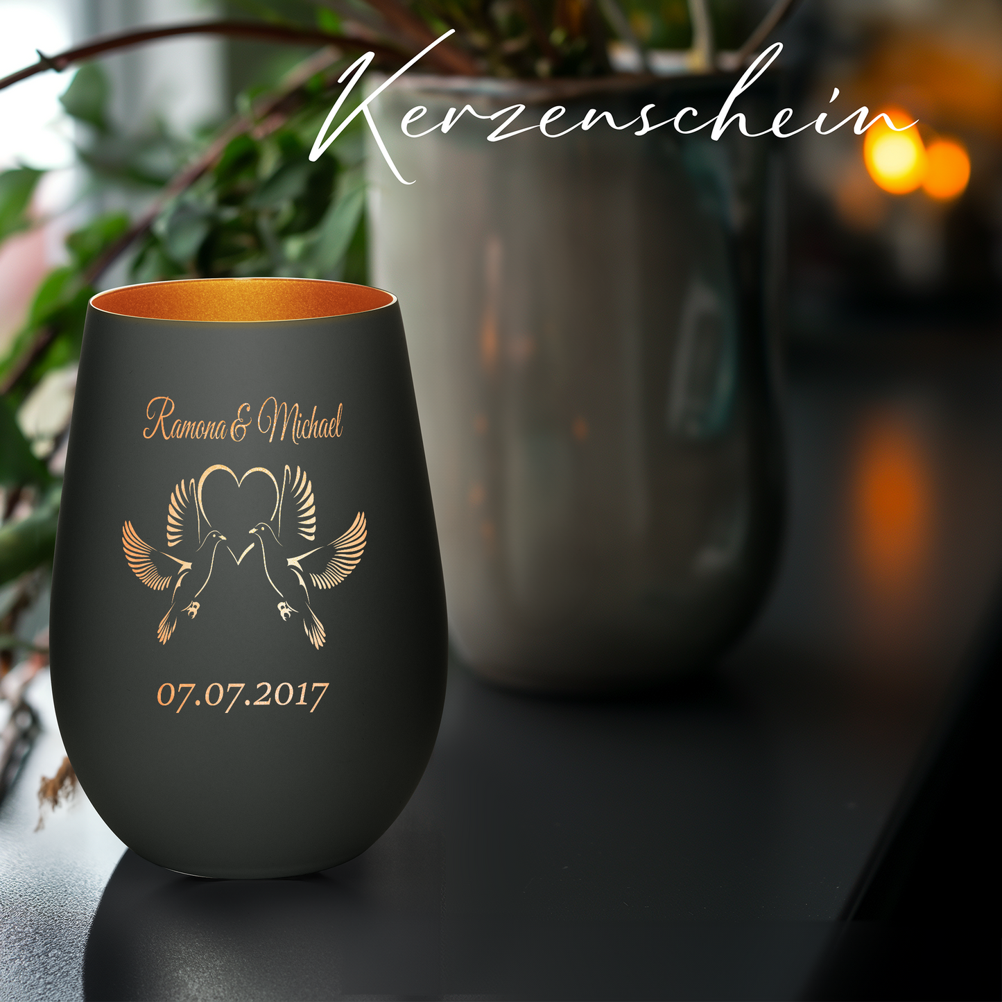 Hochwertiges Glas Windlicht mit Gravur "LIEBESGLAS TAUBEN" mit Wunschnamen und Datum in der Farbe Schwarz/Bronze