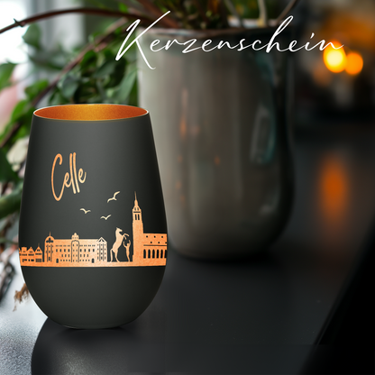 Hochwertiges Glas Windlicht mit Gravur "SKYLINE CELLE" in der Farbe Schwarz/Bronze