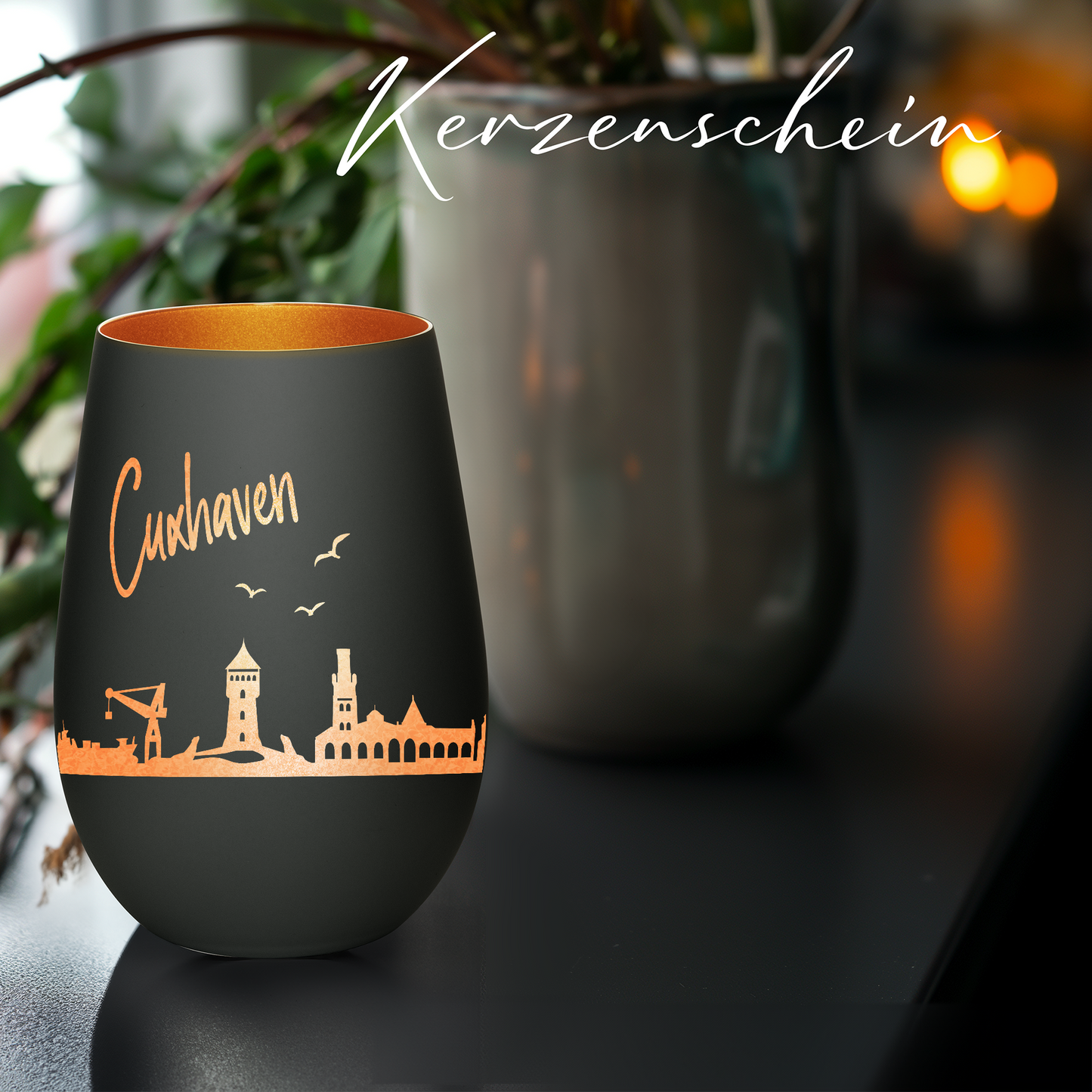 Hochwertiges Glas Windlicht mit Gravur "SKYLINE CUXHAVEN" in der Farbe Schwarz/Bronze