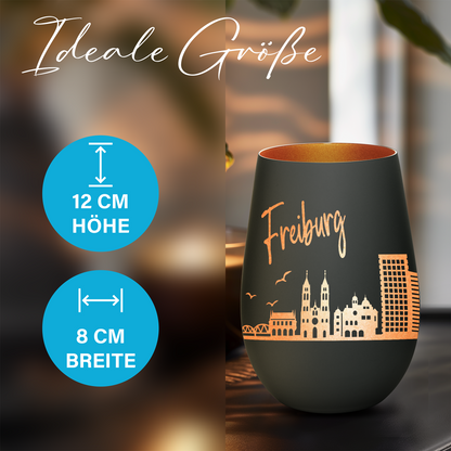 Hochwertiges Glas Windlicht mit Gravur "SKYLINE FREIBURG" in der Farbe Schwarz/Bronze
