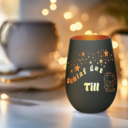 Hochwertiges Glas Windlicht für Kinder mit Gravur "SCHLAF GUT" Motiv Löwe mit Wunschname in der Farbe Schwarz/Bronze