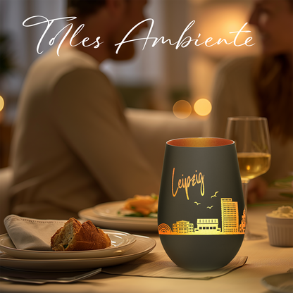 Hochwertiges Glas Windlicht mit Gravur "SKYLINE LEIPZIG" in der Farbe Schwarz/Bronze