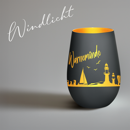 Hochwertiges Glas Windlicht mit Gravur "SKYLINE WARNEMÜNDE" in der Farbe Schwarz/Gold