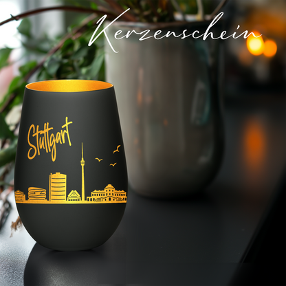 Hochwertiges Glas Windlicht mit Gravur "SKYLINE STUTTGART" in der Farbe Schwarz/Gold