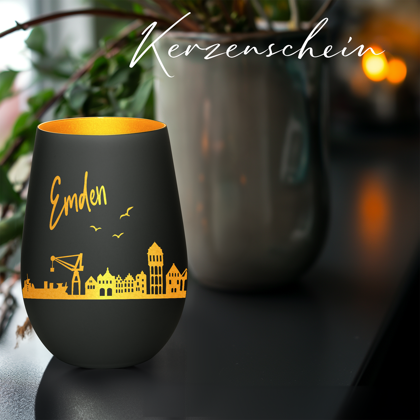 Hochwertiges Glas Windlicht mit Gravur "SKYLINE EMDEN" in der Farbe Schwarz/Gold