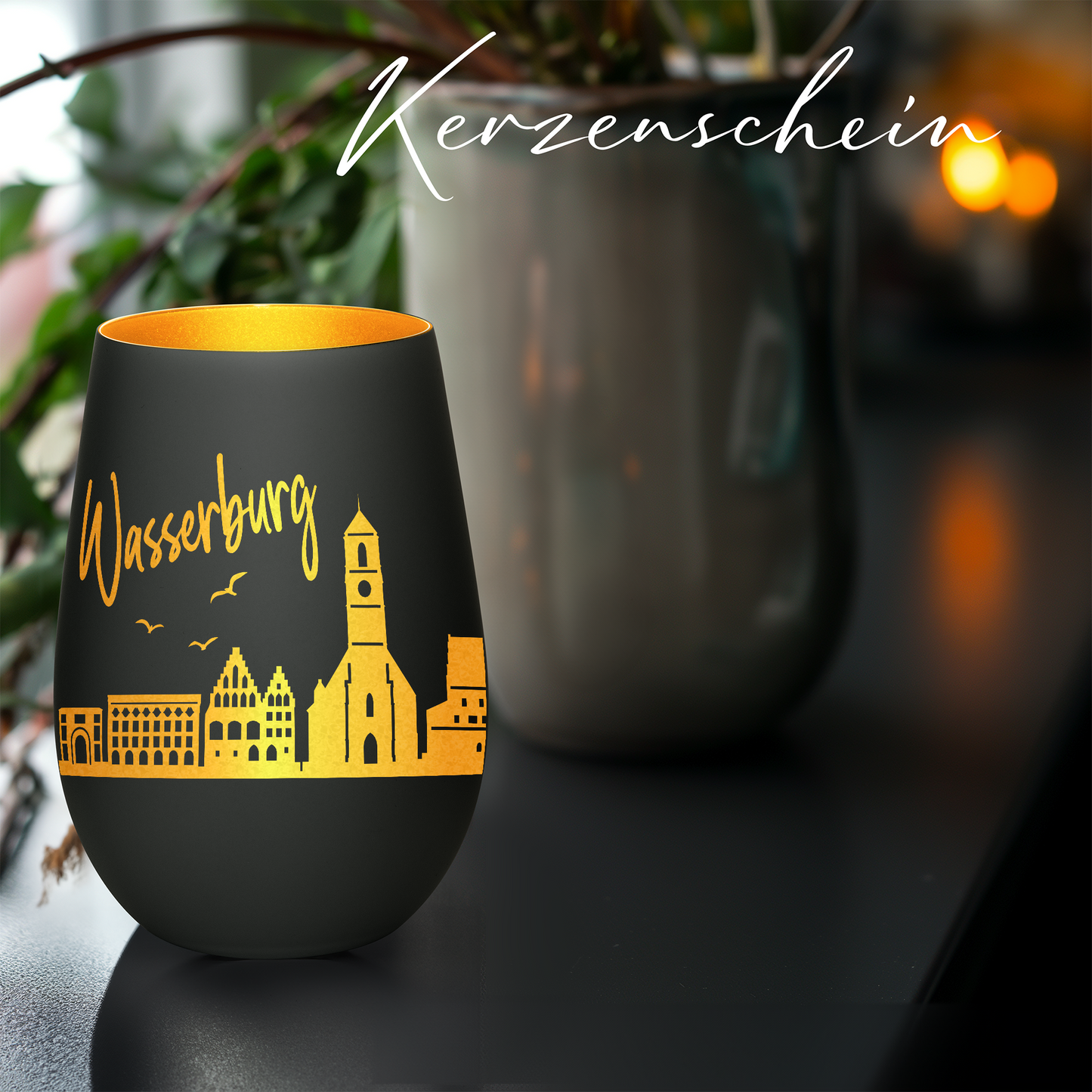 Hochwertiges Glas Windlicht mit Gravur "SKYLINE WASSERBURG" in der Farbe Schwarz/Gold