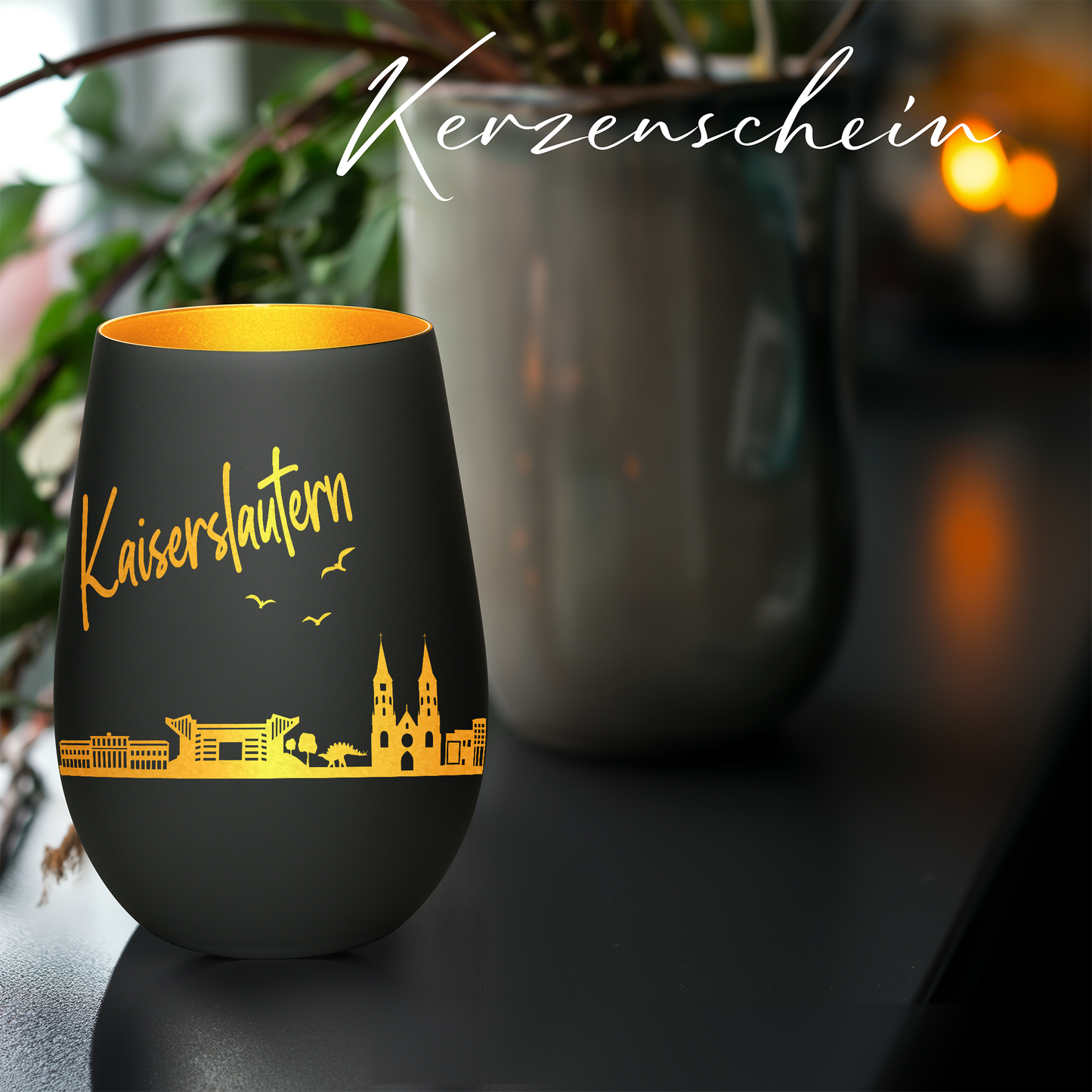 Hochwertiges Glas Windlicht mit Gravur "SKYLINE KAISERSLAUTERN" in der Farbe Schwarz/Gold