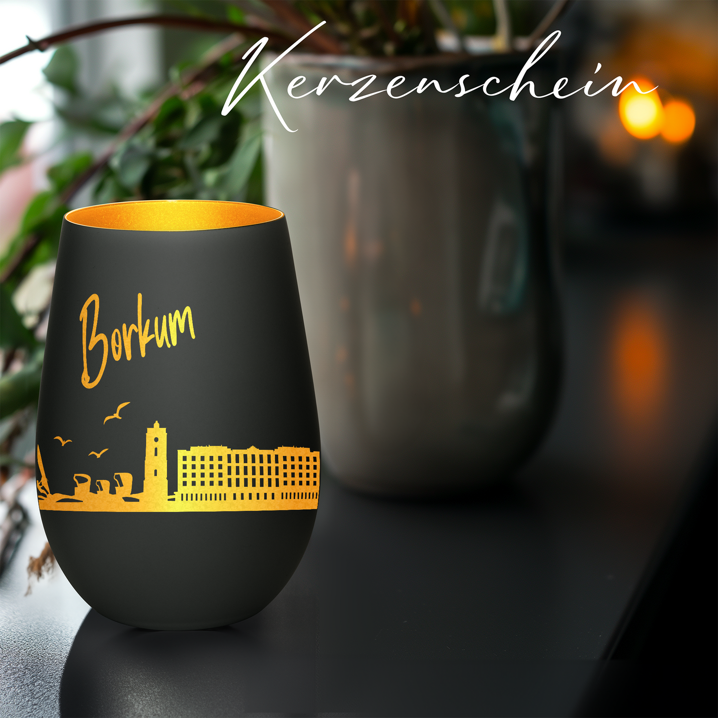 Hochwertiges Glas Windlicht mit Gravur "SKYLINE BORKUM" in der Farbe Schwarz/Gold