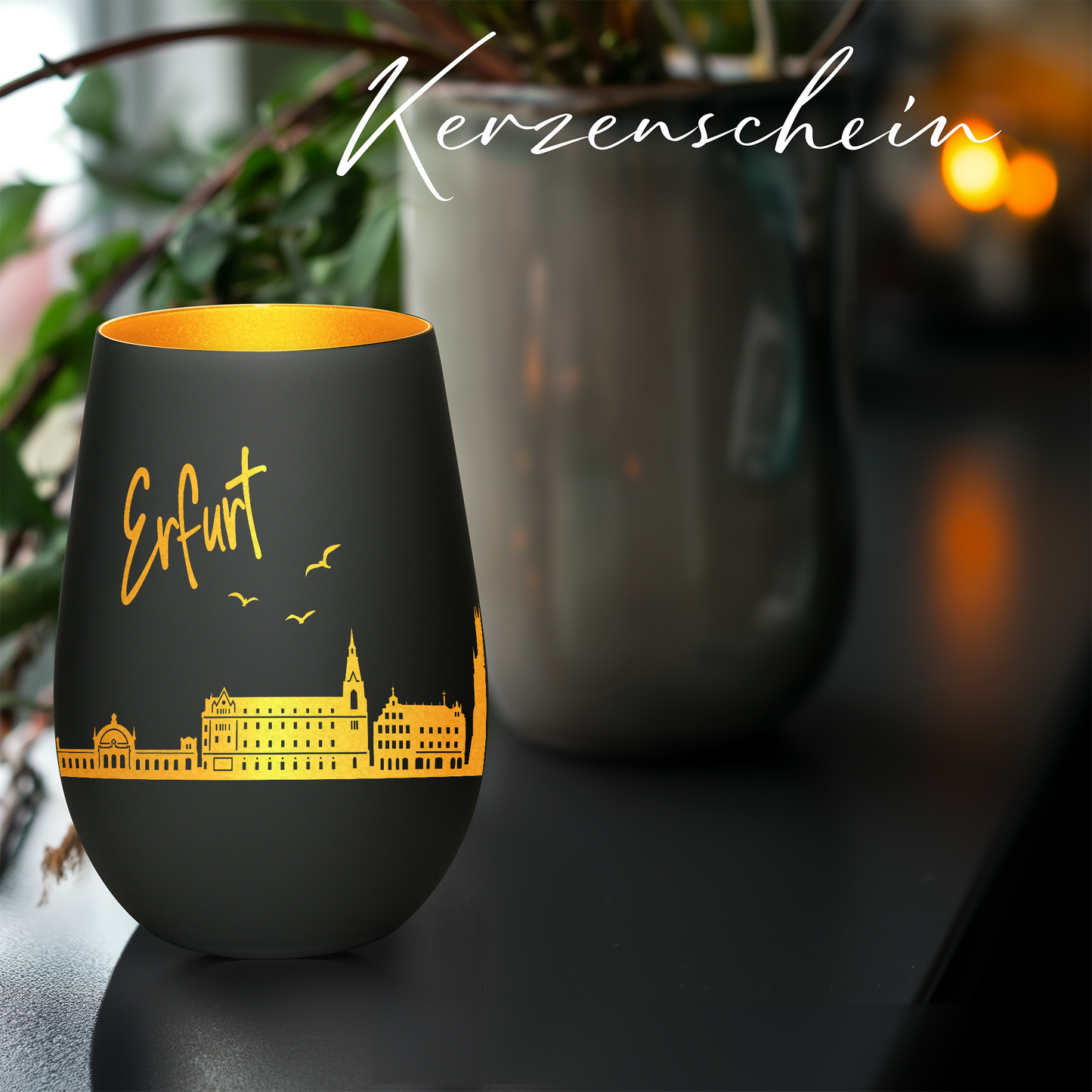 Hochwertiges Glas Windlicht mit Gravur "SKYLINE ERFURT" in der Farbe Schwarz/Gold