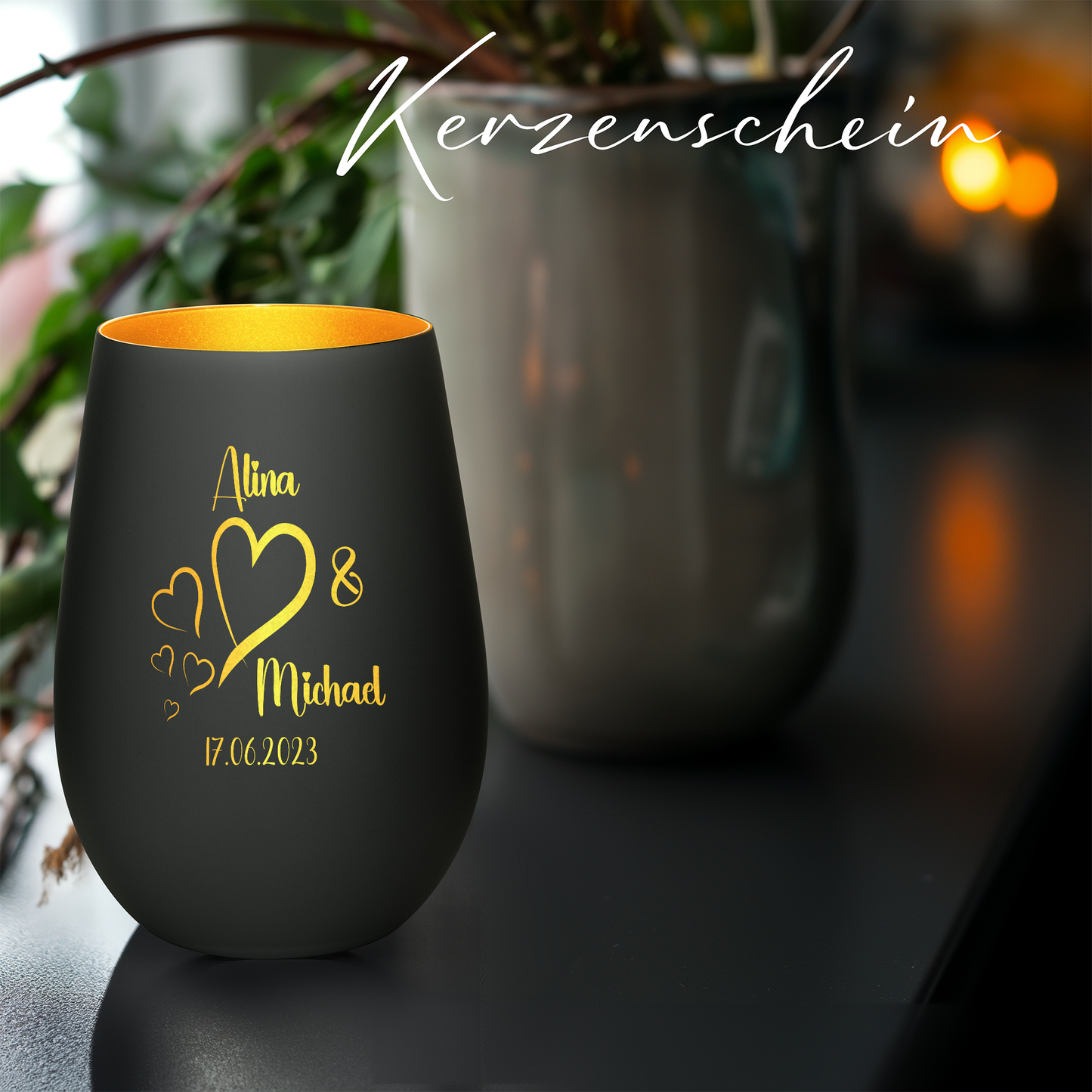 Hochwertiges Glas Windlicht mit Gravur "LIEBES WINDLICHT HERZ3" mit Wunschnamen und Datum in der Farbe Schwarz/Gold