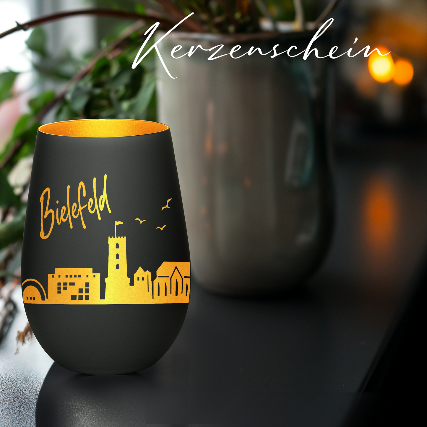Hochwertiges Glas Windlicht mit Gravur "SKYLINE BIELEFELD" in der Farbe Schwarz/Gold
